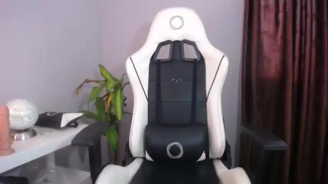 Image 8 of whisperbell Stream on Chaturbate on 14 months ago