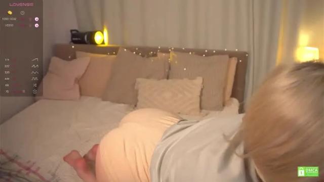 Image 10 of white_godness Stream on Chaturbate on 14 months ago