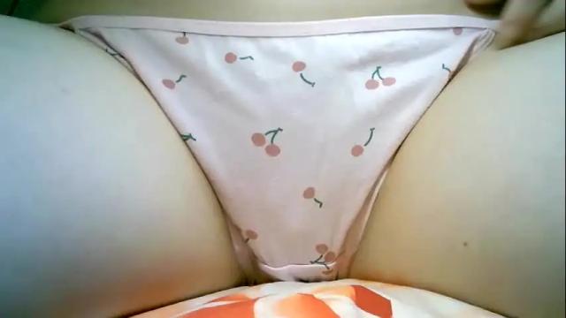 Image 2 of whiteapsara Stream on Chaturbate on 1 month ago