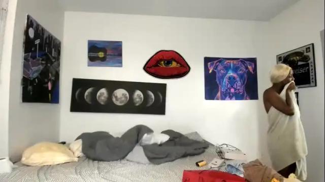 Image 4 of whitechocalate91 Stream on Chaturbate on 1 month ago