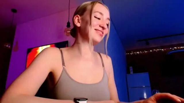 Image 11 of whiteprincessluna Stream on Chaturbate on 15 months ago