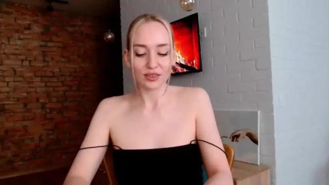 Image 4 of whiteprincessluna Stream on Chaturbate on 15 months ago