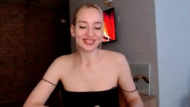 Image 7 of whiteprincessluna Stream on Chaturbate on 15 months ago