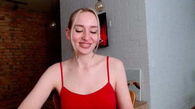 Image 10 of whiteprincessluna Stream on Chaturbate on 15 months ago