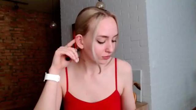 Image 11 of whiteprincessluna Stream on Chaturbate on 15 months ago