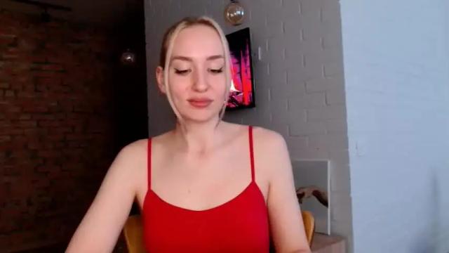 Image 3 of whiteprincessluna Stream on Chaturbate on 15 months ago