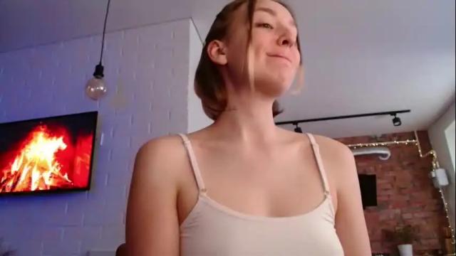 Image 7 of whiteprincessluna Stream on Chaturbate on 2 months ago