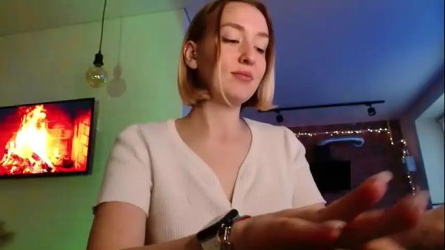 Image 4 of whiteprincessluna Stream on Chaturbate on 2 months ago