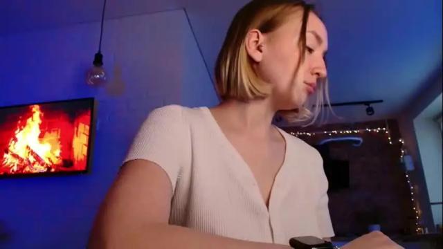 Image 6 of whiteprincessluna Stream on Chaturbate on 2 months ago