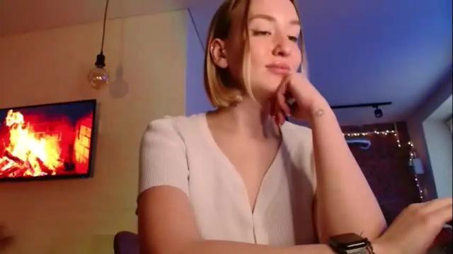 Image 8 of whiteprincessluna Stream on Chaturbate on 2 months ago