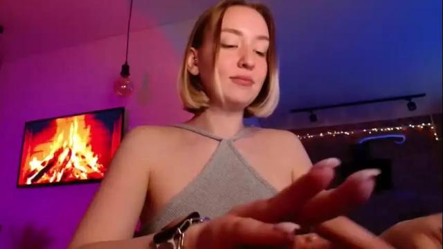Image 12 of whiteprincessluna Stream on Chaturbate on 2 months ago