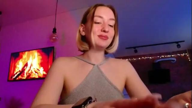 Image 2 of whiteprincessluna Stream on Chaturbate on 2 months ago