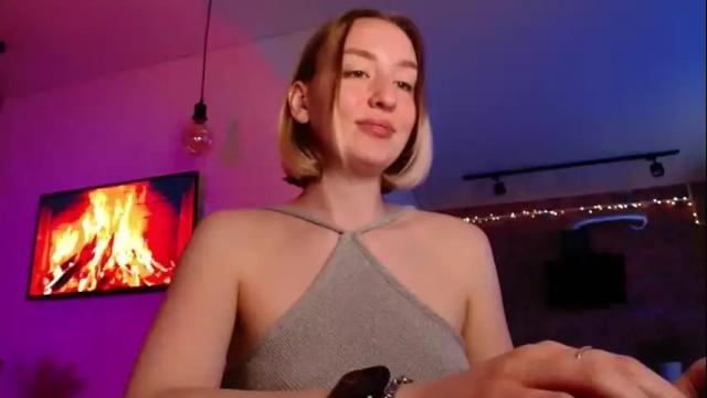 Image 8 of whiteprincessluna Stream on Chaturbate on 2 months ago