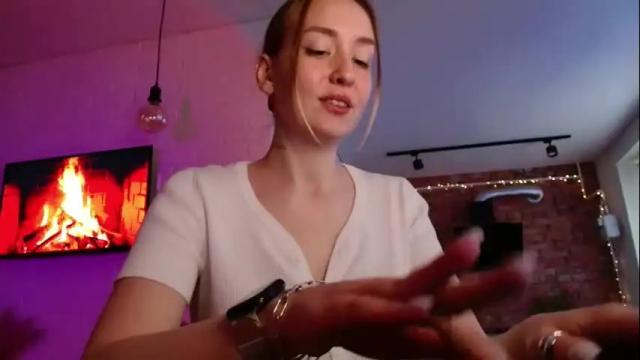 Image 2 of whiteprincessluna Stream on Chaturbate on 2 months ago
