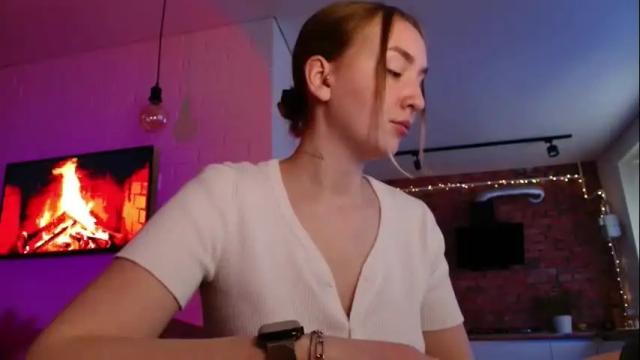 Image 4 of whiteprincessluna Stream on Chaturbate on 2 months ago
