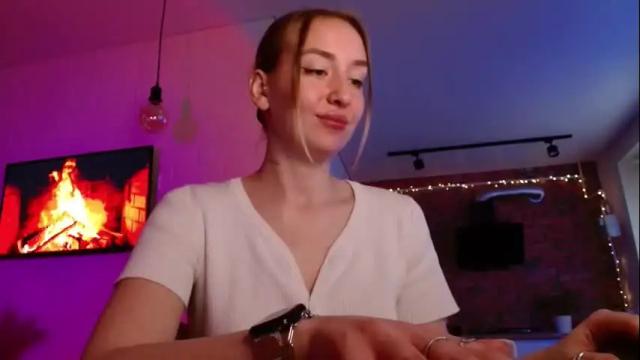 Image 7 of whiteprincessluna Stream on Chaturbate on 2 months ago