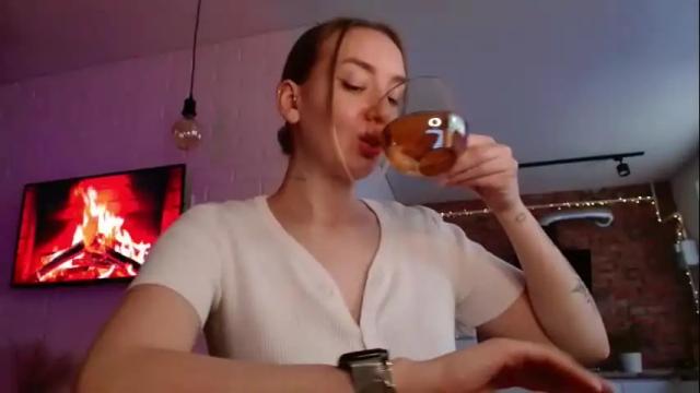 Image 10 of whiteprincessluna Stream on Chaturbate on 1 month ago