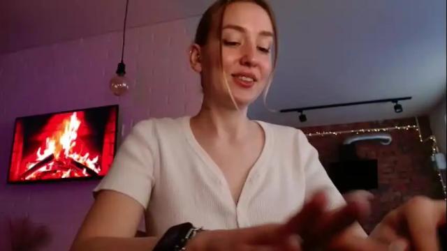 Image 11 of whiteprincessluna Stream on Chaturbate on 1 month ago