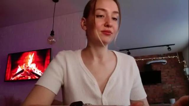Image 2 of whiteprincessluna Stream on Chaturbate on 1 month ago