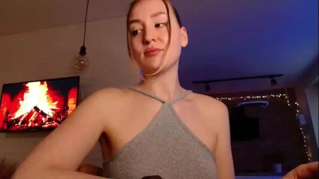 Image 8 of whiteprincessluna Stream on Chaturbate on 23 days ago