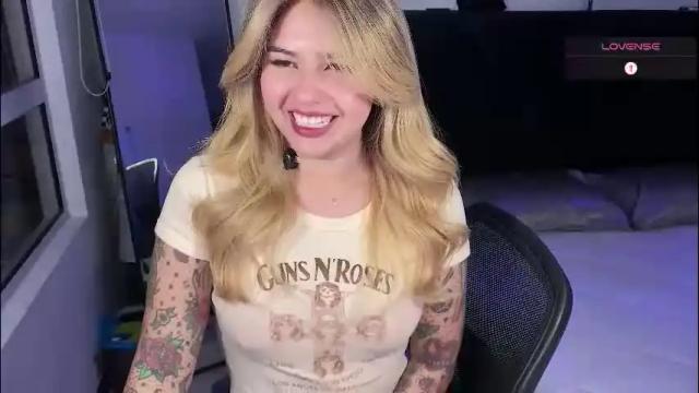 Image 7 of whites_emma Stream on Chaturbate on 1 month ago