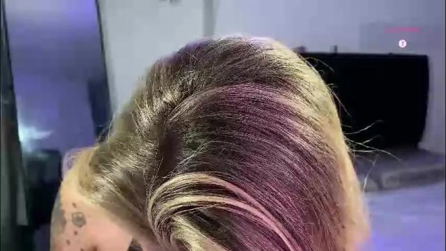 Image 4 of whites_emma Stream on Chaturbate on 1 month ago