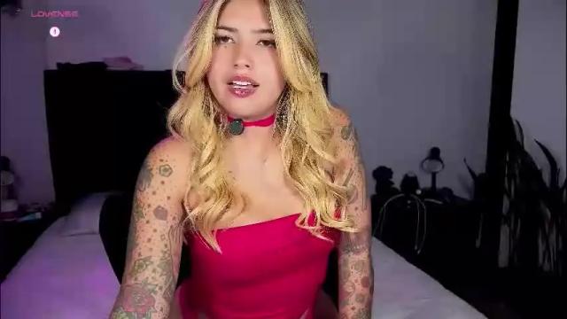 Image 2 of whites_emma Stream on Chaturbate on 8 days ago