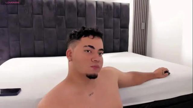 Image 6 of whitesun_01 Stream on Chaturbate on 8 days ago