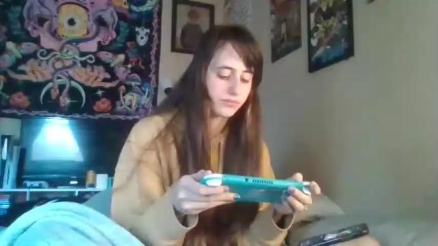 Image 4 of whitewinecrybby Stream on Chaturbate on 14 months ago