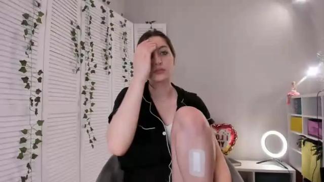 Image 12 of whitneyberkshire Stream on Chaturbate on 19 months ago