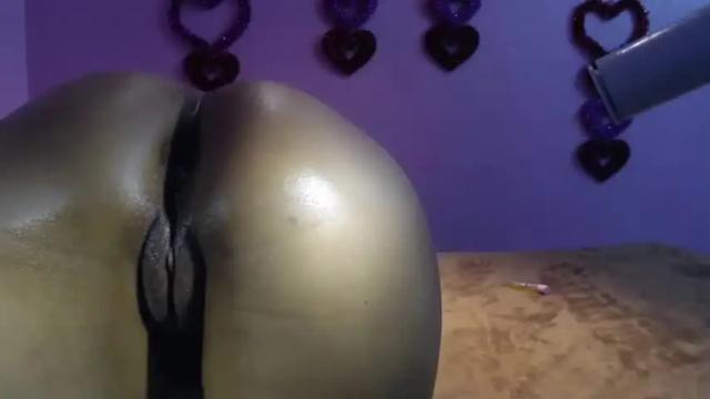 Image 12 of whitneyfantastic Stream on Chaturbate on 18 months ago