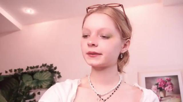 Image 8 of whitneyharriss Stream on Chaturbate on 13 months ago