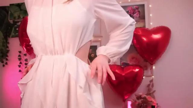 Image 3 of whitneyharriss Stream on Chaturbate on 12 months ago