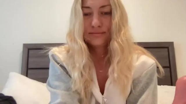 Image 12 of whitneyoc Stream on Chaturbate on 19 months ago