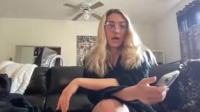 Image 8 of whitneyoc Stream on Chaturbate on 19 months ago
