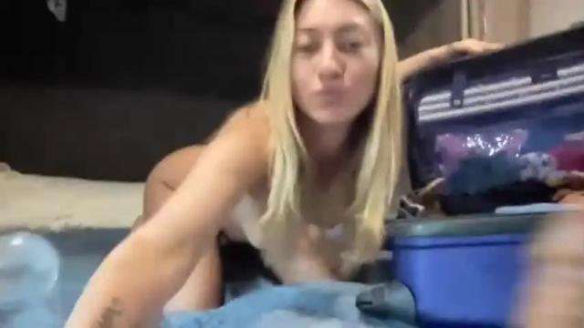Image 8 of whitneyoc Stream on Chaturbate on 19 months ago