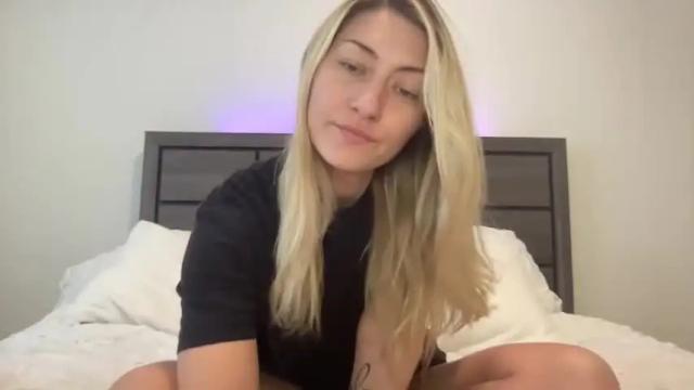 Image 2 of whitneyoc Stream on Chaturbate on 19 months ago