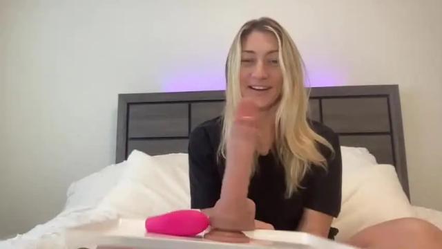 Image 8 of whitneyoc Stream on Chaturbate on 19 months ago