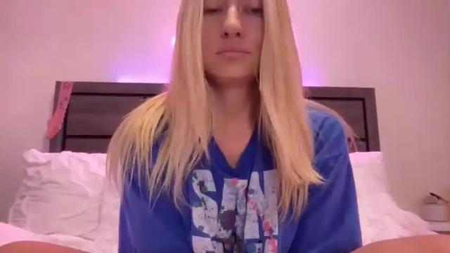 Image 12 of whitneyoc Stream on Chaturbate on 18 months ago