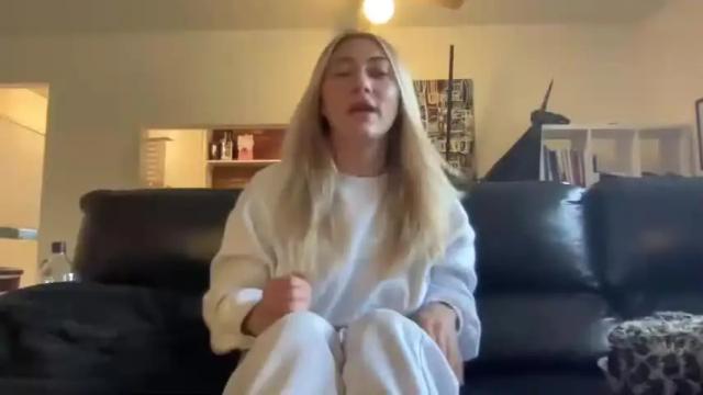 Image 2 of whitneyoc Stream on Chaturbate on 18 months ago