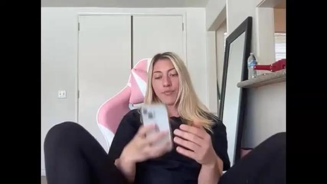 Image 4 of whitneyoc Stream on Chaturbate on 16 months ago