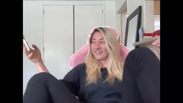 Image 8 of whitneyoc Stream on Chaturbate on 16 months ago