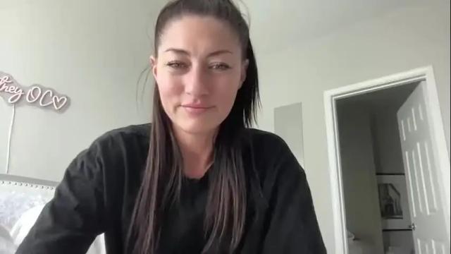 Image 3 of whitneyoc Stream on Chaturbate on 1 month ago