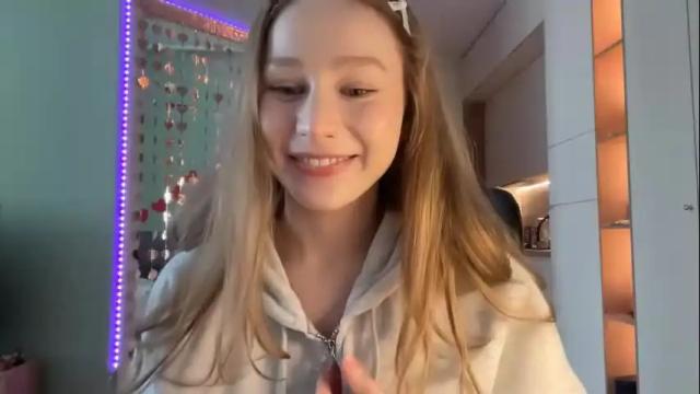 Image 12 of whoisalisa Stream on Chaturbate on 2 months ago