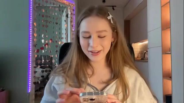 Image 2 of whoisalisa Stream on Chaturbate on 2 months ago