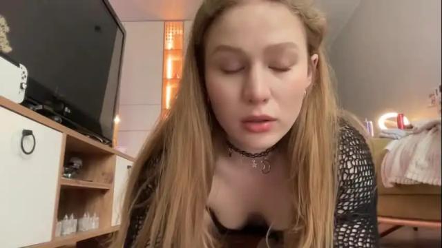 Image 12 of whoisalisa Stream on Chaturbate on 2 months ago