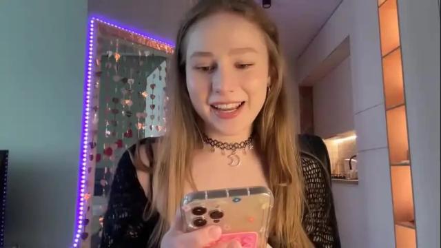 Image 7 of whoisalisa Stream on Chaturbate on 2 months ago