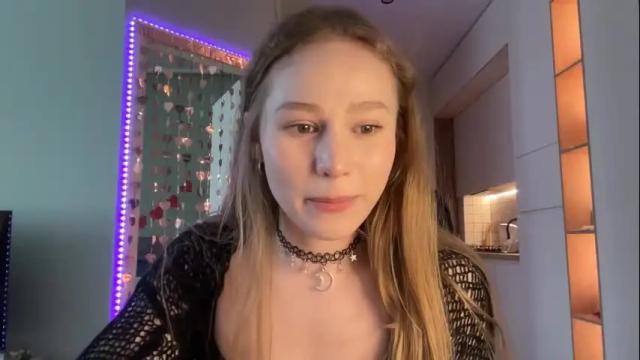Image 8 of whoisalisa Stream on Chaturbate on 2 months ago