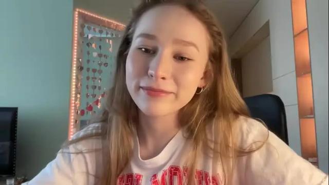 Image 6 of whoisalisa Stream on Chaturbate on 1 month ago
