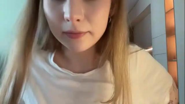 Image 10 of whoisalisa Stream on Chaturbate on 1 month ago